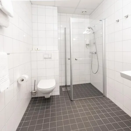 Sandnes Vandrerhjem Hostel *